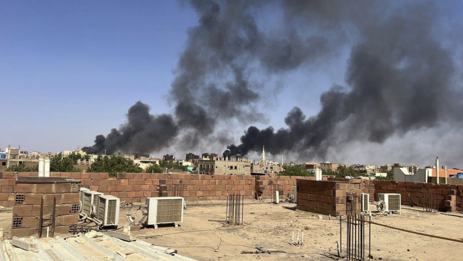 Nastavljeni sukobi zaraćenih strana u Kartumu, dogovoreno primirje stupa na snagu u ponedeljak uveče