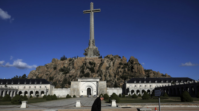 Ekshumirani ostaci fašističkog lidera Prima de Rivere, premešteni na groblje San Isidoro