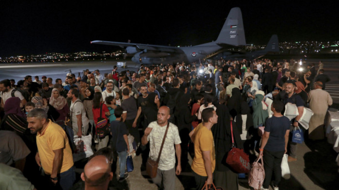 SAD upozorile svoje državljane da hitno napuste Sudan