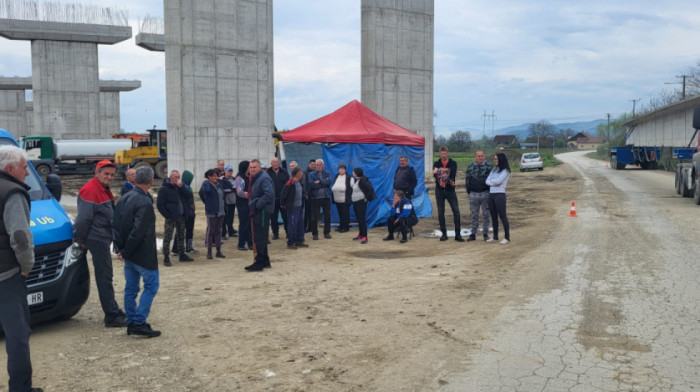 Meštani požeških sela zaustavili radove na auto-putu "Miloš Veliki" u Prilepcu