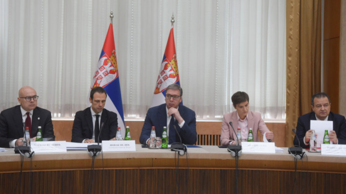 Završena sednica Vlade Srbije o Kosovu i Metohiji u Palati, prisustvovao i Vučić