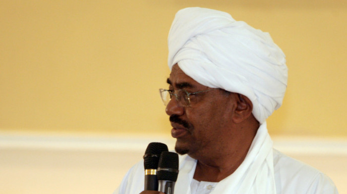 Svrgnuti sudanski lider Omar al-Bašir prebačen iz zatvora u vojnu bolnicu