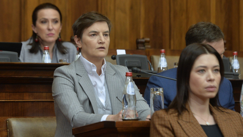 Brnabić i ministri odgovarali na pitanja poslanika u Skuštini