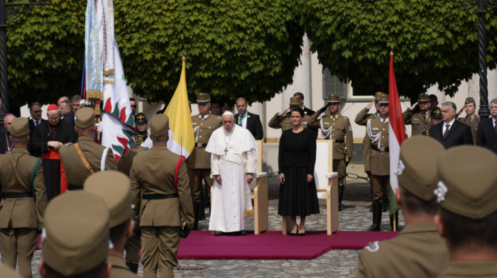 Papa Franja stigao u trodnevnu posetu Mađarskoj: Rat u Ukrajini i migracije glavne teme