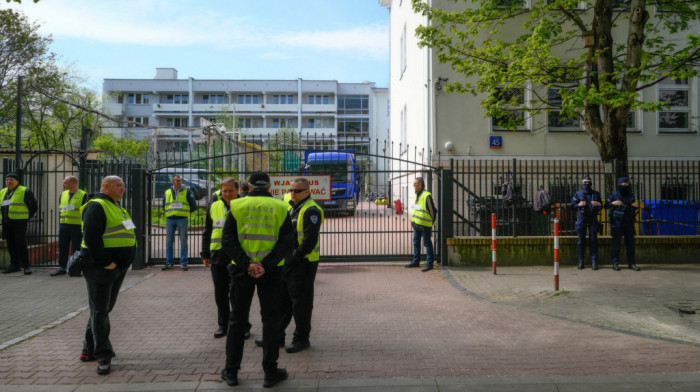 Rusija će uložiti zvaničan protest zbog zauzimanja škole u ambasadi u Varšavi