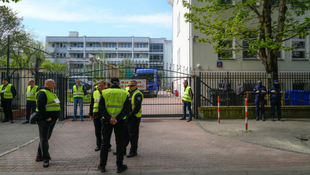 Rusija će uložiti zvaničan protest zbog zauzimanja škole u ambasadi u Varšavi