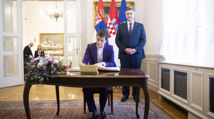 Brnabić se sastala sa Plenkovićem u Zagrebu i upisala u Zlatnu knjigu