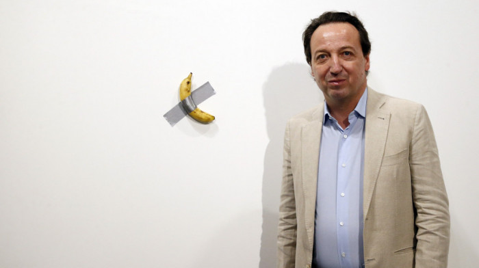 Najskuplja voćka u istoriji: Kontroverzna instalacija sa bananom zalepljenom za zid prodata za preko šest miliona dolara