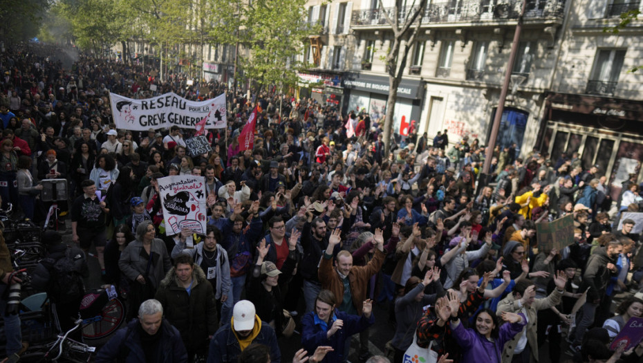 U Francuskoj 14. protest sindikata zbog penzione reforme, poslednji pokušaj pritiska na vlasti da ukinu zakon