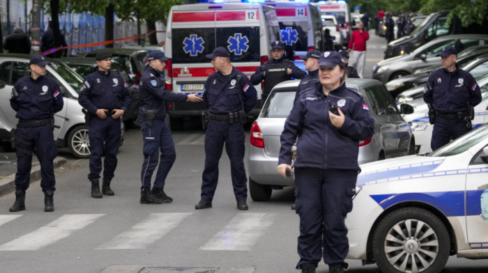 MUP apeluje i najavljuje kontrole: Vlasnici da drže oružje zaključano