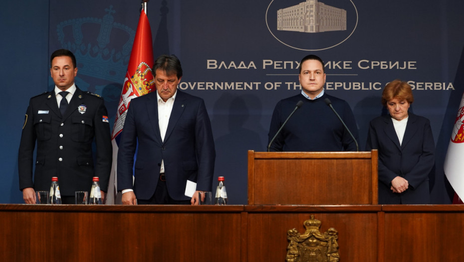 Gašić: Uhapšen otac dečaka koji je pucao u školi, on je sina vodio da trenira pucanje u streljani