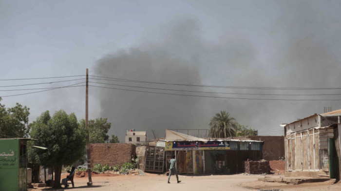 Situacija u Sudanu se ne smiruje: Nastavljene intenzivne borbe u Kartumu, pojačana vazdušna i artiljerijska dejstva