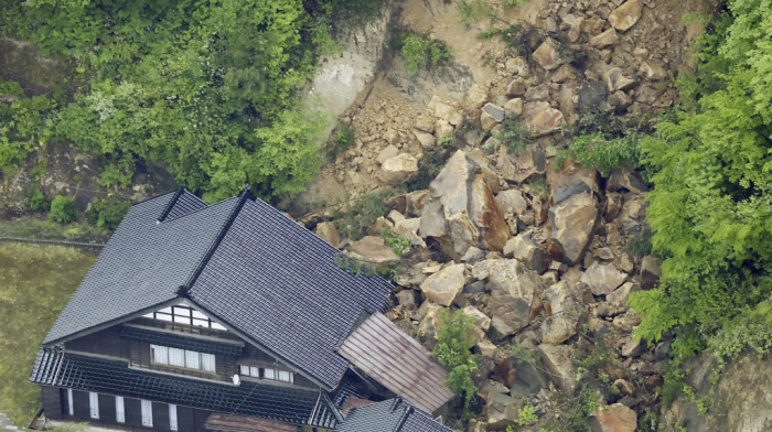 U Japanu stanje pripravnosti zbog naknadnih potresa i jake kiše, srušeno nekoliko zgrada