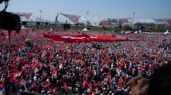 Na predizbornom mitingu Erdogana u Istanbulu  1,7 miliona ljudi