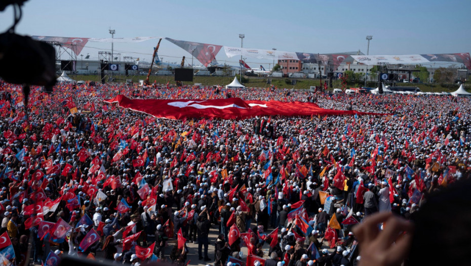 Na predizbornom mitingu Erdogana u Istanbulu 1,7 miliona ljudi