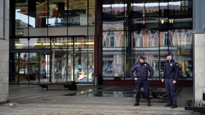 MUP sa predstavnicima OŠ "20. oktobar" povodom dojava o eksplozivnim napravama