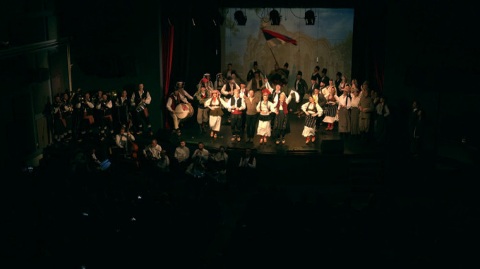 Gračanici u čast: Nacionalni ansambl "Venac" odigrao koreodramu "700"