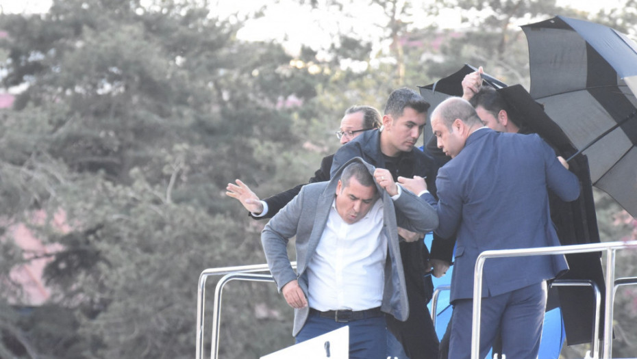 Incident u Turskoj tokom izborne kampanje, gradonačelnik Istanbula gađan kamenjem