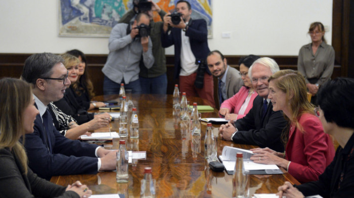 Pauer: Razgovor sa predsednikom Vučićem je bio produktivan