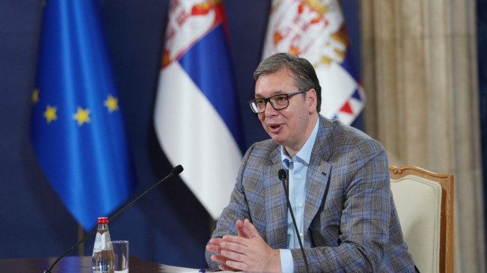 Vučić čestitao Mercu: Verujem da će saradnja Srbije i Nemačke nastaviti da se produbljuje