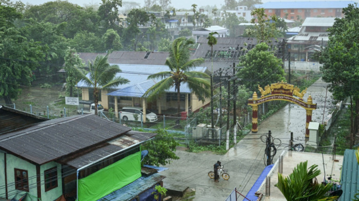 Ciklon Moča stigao do Bangladeša i Mjanmara, najmanje tri osobe stradale
