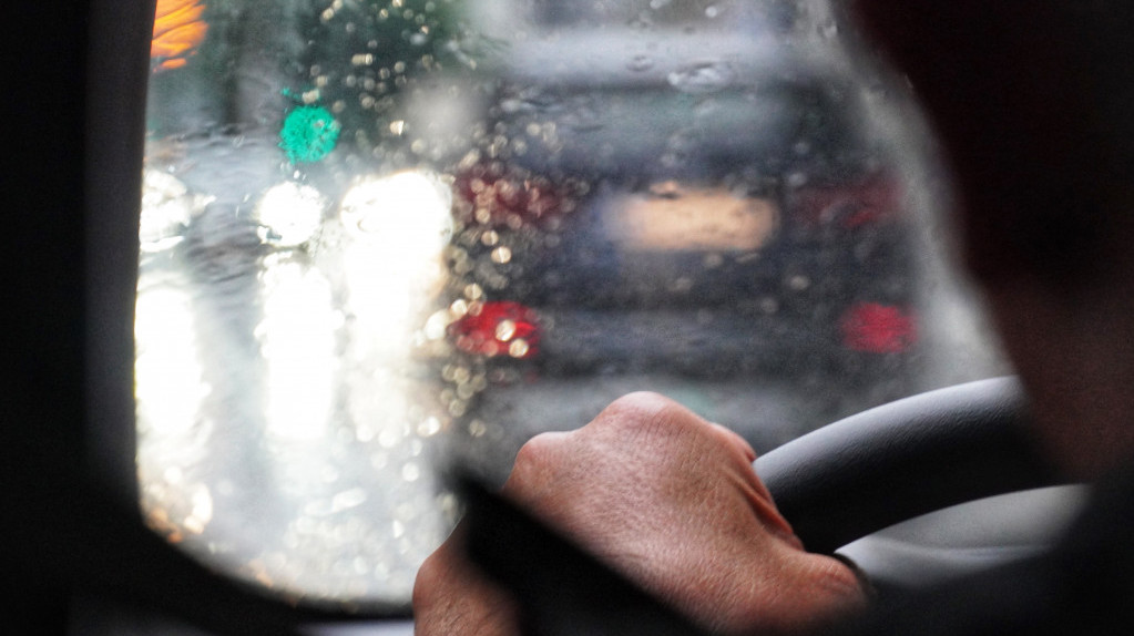 Putevi prohodni i bez snega, ujutro i uveče mogućnost mestimične poledice