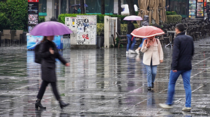 Bez predaha od kišnih dana: U većem delu zemlje narandžasti meteoalarm, očekuju se pljuskovi i olujni vetar