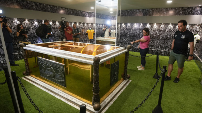 Peleov mauzolej otvoren na groblju u brazilskom Santosu