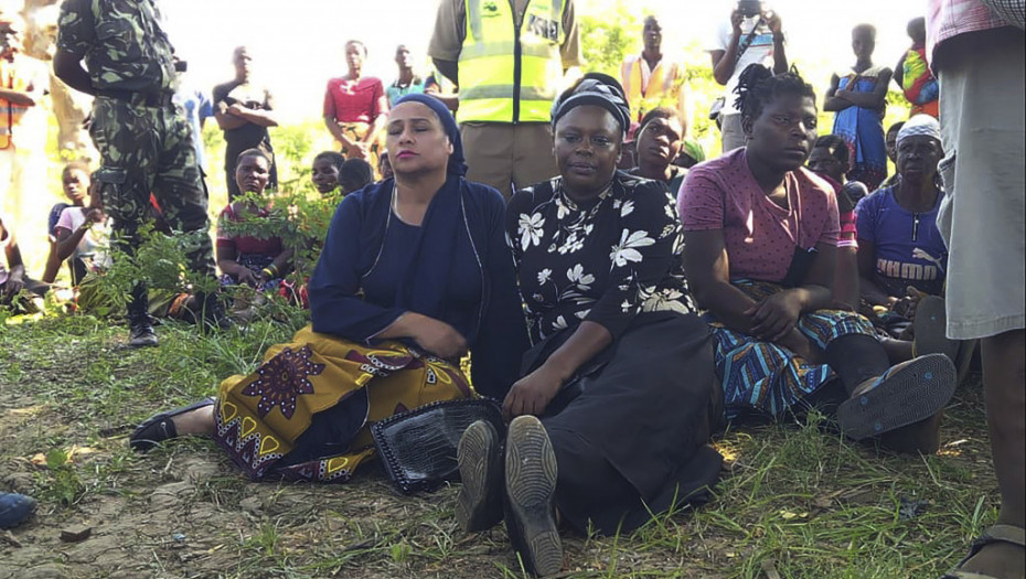 Nilski konj prevrnuo brod u Malaviju: U reci Šira nestale 23 osobe, jedno dete nastradalo