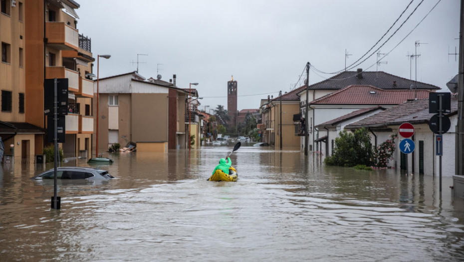 Najmanje osam žrtava poplava u Italiji, otkazana trka Formule 1 u Imoli