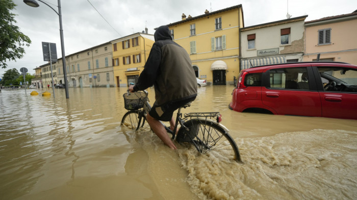 Centar grada Lugo metar pod vodom, ukupno 3.000 intervencija u pogođenom regionu