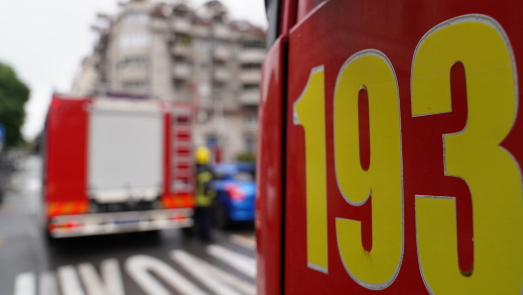 Požar u kući kod Surčina, muškarac zadobio lakše opekotine