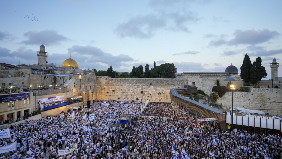 Incidenti i govor mržnje: Hiljade Izraelaca održale godišnji "Marš pod zastavama" u arapskom delu Jerusalima
