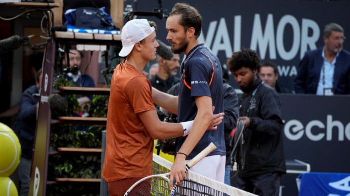 Ruski teniser Danil Medvedev osvojio je masters u Rimu, pošto je danas u finalu pobedio Danca Holgera Runea 7:5, 7:5.