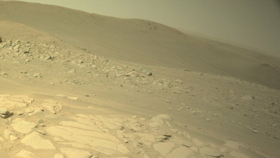 Nasin rover Zemljanima poslao veličanstvenu fotografiju kratera Belva na Marsu