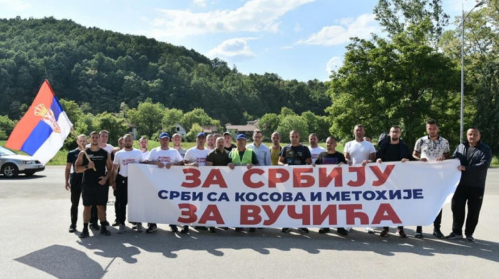 Petković sa Radoičićem obišao u Ljigu grupu Srba koja je s Kosova krenula na miting u Beograd