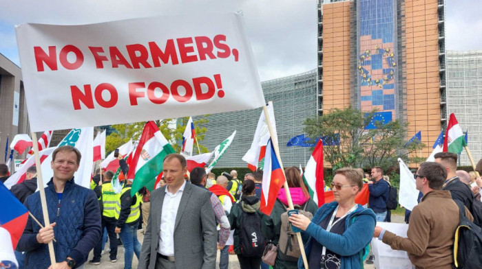 Poljska, Mađarska i Slovačka zadržavaju embargo na ukrajinsko žito uprkos odluci EU o njegovom ukidanju