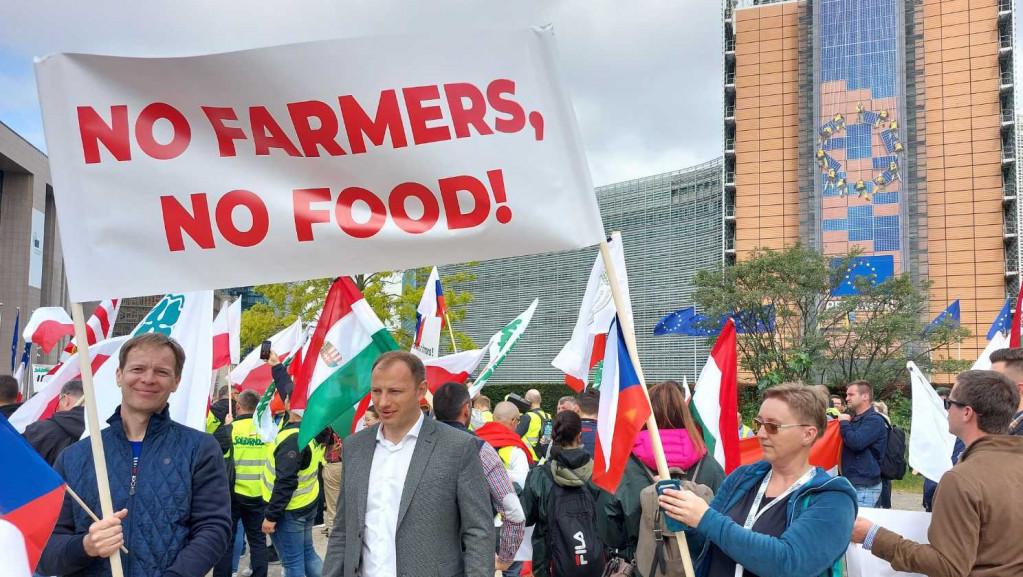 Poljska, Mađarska i Slovačka zadržavaju embargo na ukrajinsko žito uprkos odluci EU o njegovom ukidanju