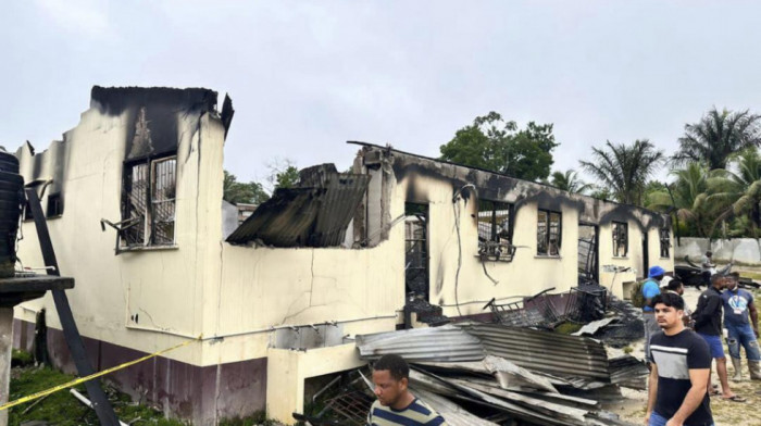 U Gvajani stradalo 19 dece u domu: Učenica podmetnula požar jer joj je oduzet telefon