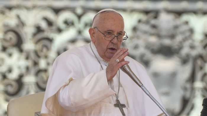 Papa: Rat je uvek poraz, za Izrael i Palestinu rešenje dve države