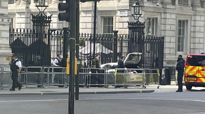 Londonska policija privela muškarca koji je skoro 24 sata proveo na krovu Nacionalne galerije