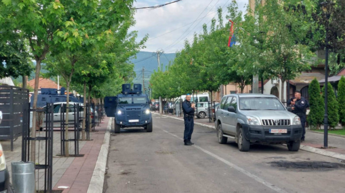Na severu Kosova mirno, kosovska policija i dalje u zgradama opština Zvečan, Zubin Potok i Leposavić