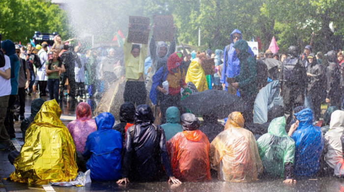 Tokom protesta protiv klimatskih promena u Holandiji uhapšeno više od 1.500 ljudi