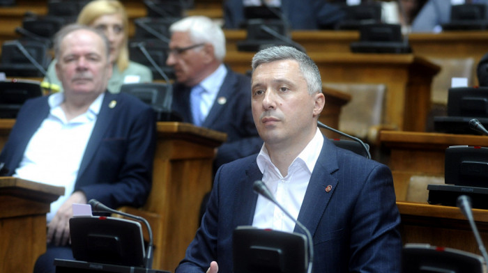 Obradović: Besplatni udžbenici za sve đake u Srbiji, a ne samo u Beogradu