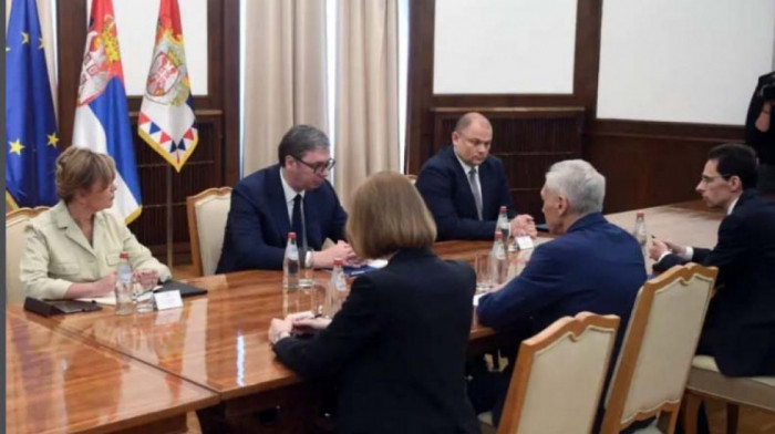 Vučić posle sastanka sa ruskim ambasadorom: Srbija će zahtevati hitne mere koje bi garantovale sigurnost Srba na KiM