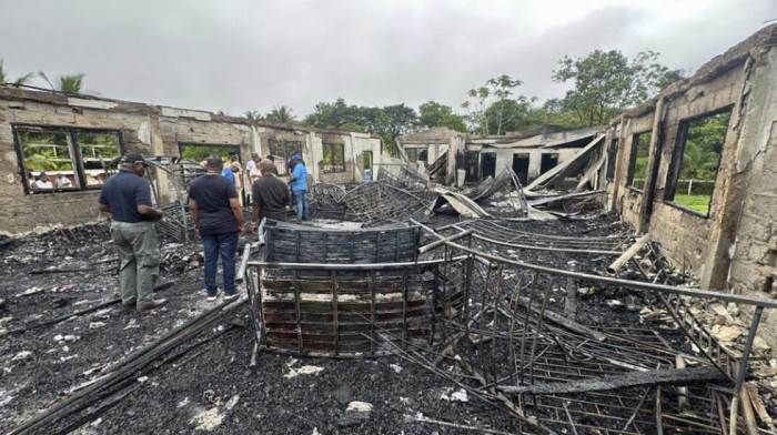 Petnaestogodišnjakinja u Gvajani optužena za podmetanje požara i 19 ubistava