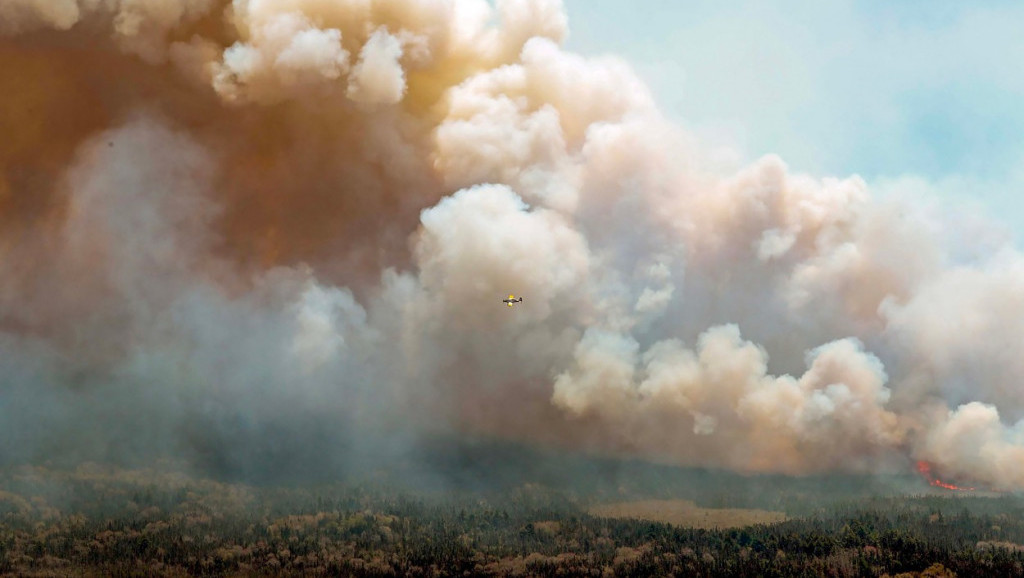 Kanada pod naletom šumskih požara bez presedana: Stiže pomoć vatrogasaca iz SAD i Južne Afrike
