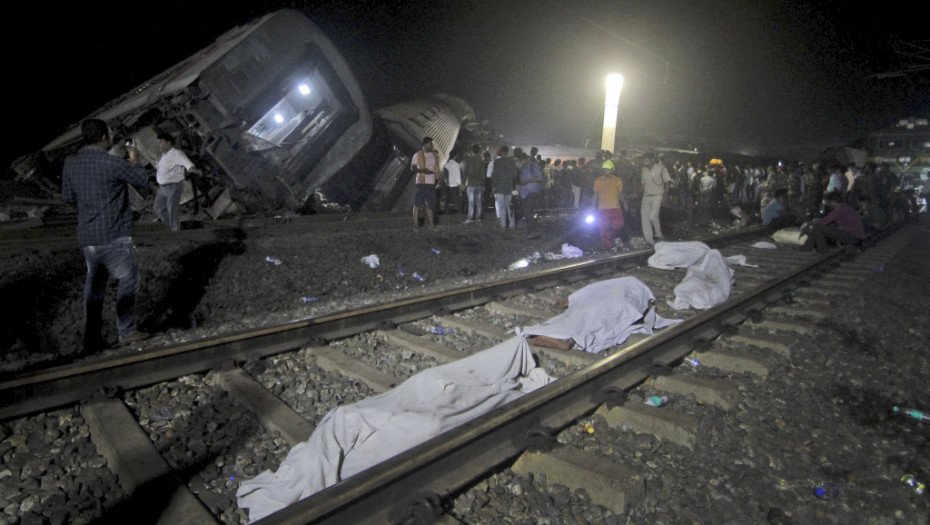 Greška u elektronskom signalu izazvala železničku nesreću u Indiji u kojoj je poginulo više od 300 ljudi