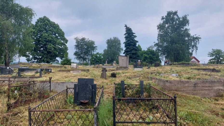 "Nemojte ništa da me pitate": Mali broj Srba izašao na Zadušnice na groblja u južnom delu Kosovske Mitrovice
