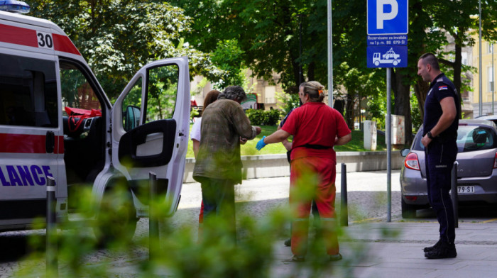 Beba pala sa prvog sprata u podrum: Nesreća u Paraćinu, dete odmah transportovano u Beograd